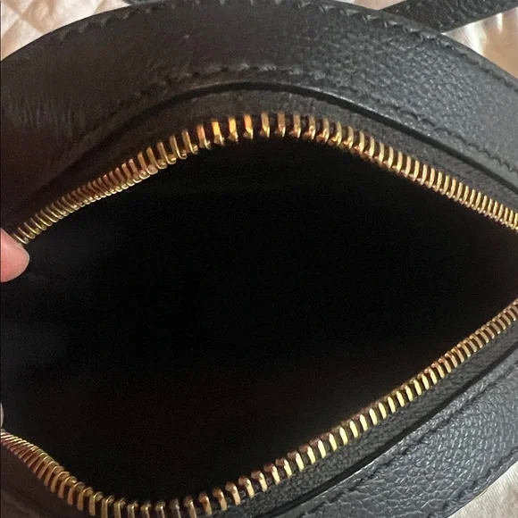 ✨Versace Black and Gold Shoulder Bag✨ - Picture 10 of 12